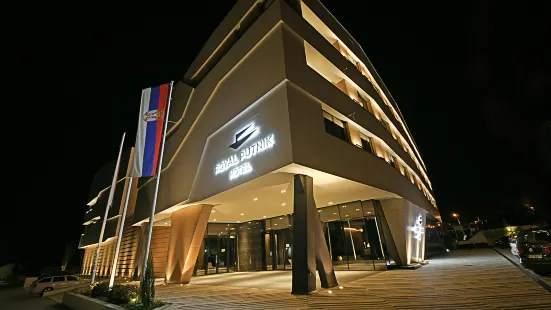 호텔 로얄 푸트니크