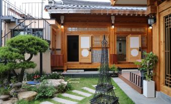 Gyeongju Taverna Hanok Stay