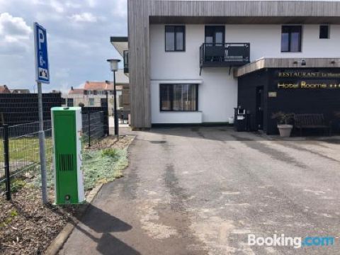 Hotel Exterior Hotel Rooms Photo