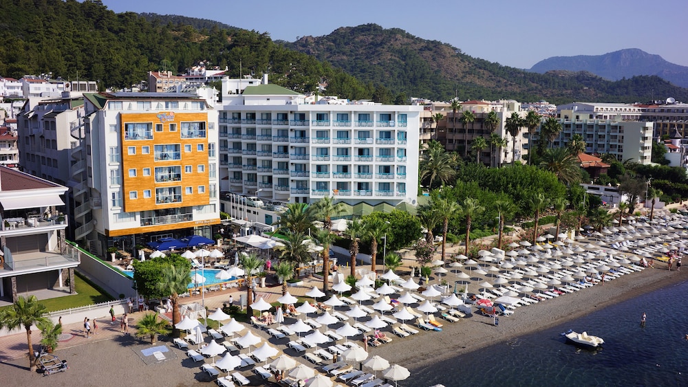 Cettia Beach Resort