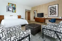 Hampton Inn & Suites by Hilton Santa Monica - Balcony