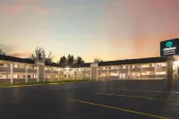 Clarion Pointe East Lansing University Area - parking