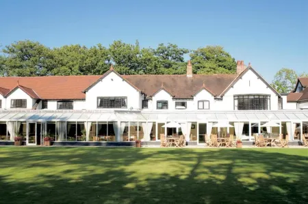 Macdonald Craxton Wood Hotel Отели в г. Эллесмер-Порт