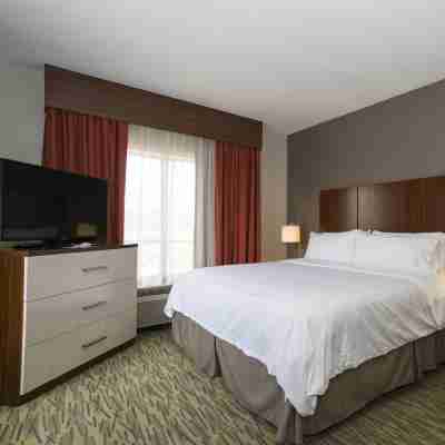 Holiday Inn Express & Suites Vicksburg Rooms