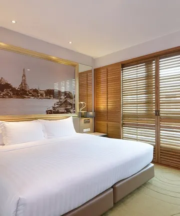 ห้องสวีทแบบสามห้องนอนพร้อมระเบียง