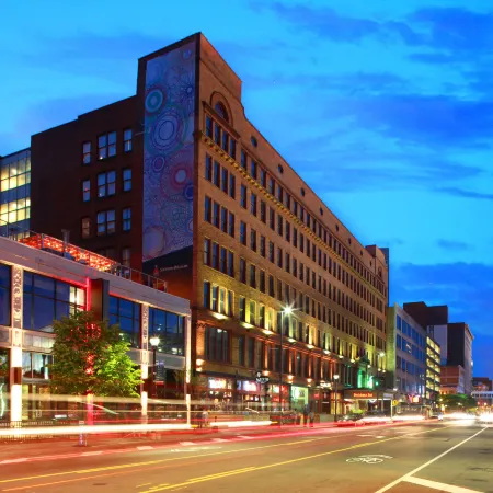 Residence Inn Cleveland Downtown Отели рядом с достопримечательностью «Станция метро "Тауэр-сити - Паблик-сквер"»