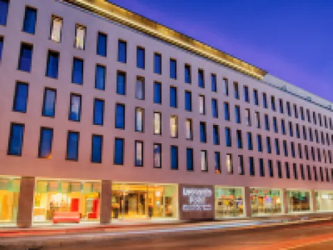 Leonardo Hotel Munich City South Hôtels à proximité de : Station de métro Basler Straße