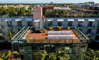 The Ray Hotel Delray Beach, Curio Collection by Hilton