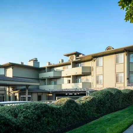 Plaza Inn & Suites at Ashland Creek