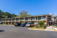 Super 8 by Wyndham Macon GA Các khách sạn ở Macon