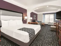 Quality Inn and Suites Hotels in Rosenberg