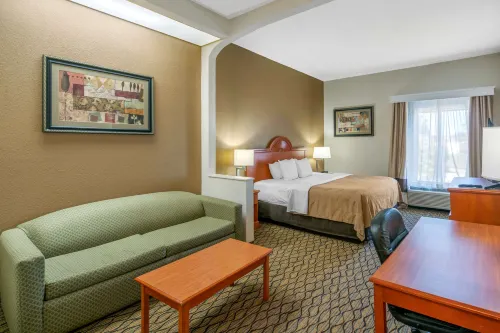 Quality Inn & Suites - Jefferson City Hotels in Jefferson City