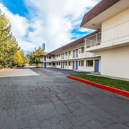 Motel 6 Yreka, CA