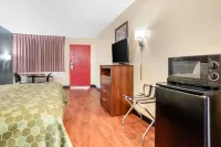 Econo Lodge Inn and Suites