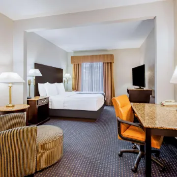 La Quinta Inn & Suites by Wyndham Mt. Laurel - Philadelphia