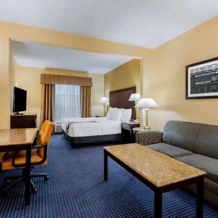 La Quinta Inn & Suites by Wyndham Mt. Laurel - Philadelphia Hotels in Mount Laurel Township
