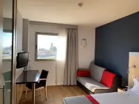 Holiday Inn Express Vitoria Hotels near Ibaia kanpina