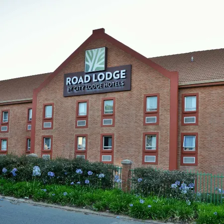 Road Lodge Rivonia Отели рядом с достопримечательностью «Ривония»