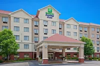 Holiday Inn Express & Suites Indianapolis - East Hotels near A Total Tan of Fishers