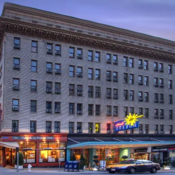 Hotel Triton Hotels near Chinatown