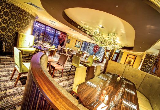 램사이드 홀의 아름다운 전경