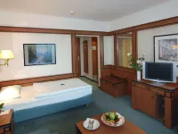 Hotel Amadeus Frankfurt Hotels near Fechenheim