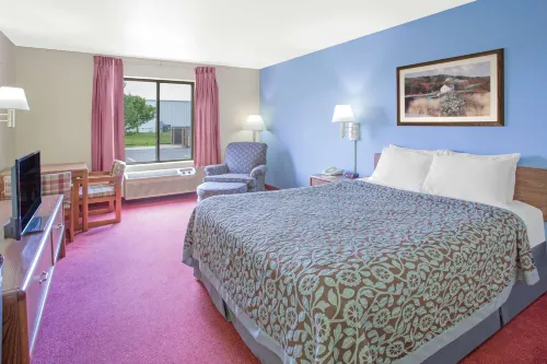 Days Inn by Wyndham Madison NE/Windsor Hotels in Waunakee