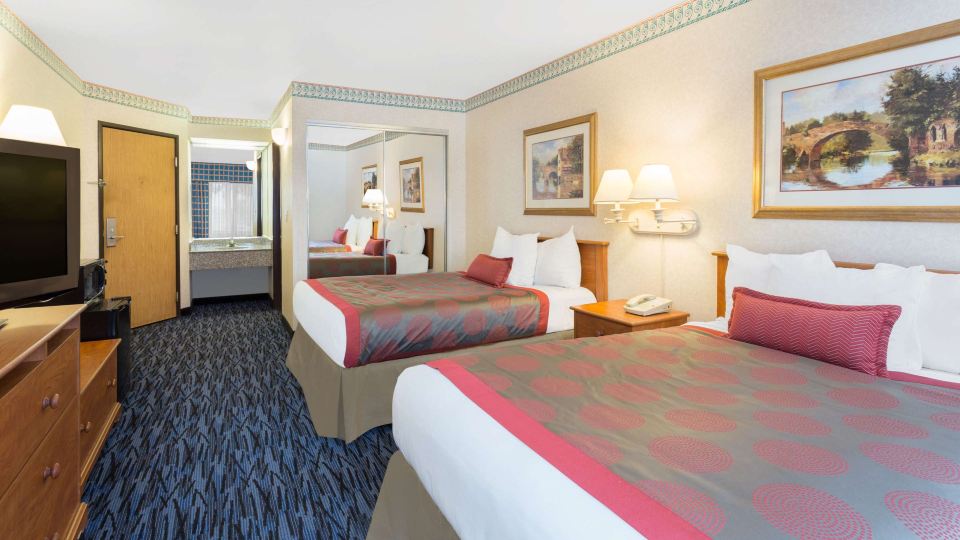 Ramada by Wyndham Kent Seattle Area