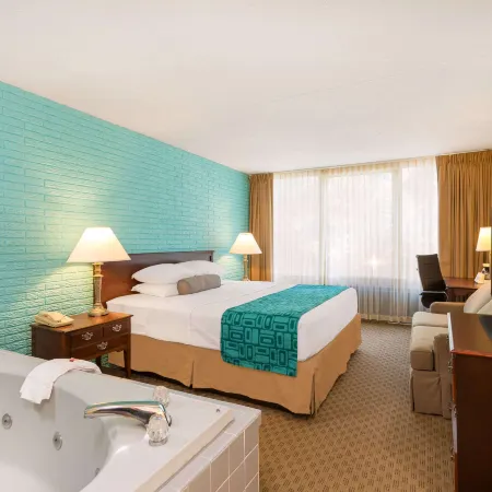 Howard Johnson by Wyndham Williamsburg