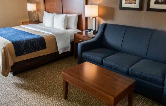 Comfort Inn Crystal Lake - Algonquin