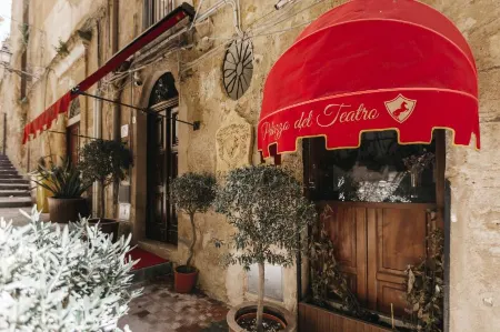 B&B Palazzo del Teatro Отели рядом с достопримечательностью «Camping la Pineta Village»
