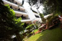 Hotel Pela