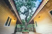 Baan Nam Pen Resort Hotels in Damnoen Saduak
