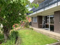 Cumberland Motel Hotel dekat Knox College