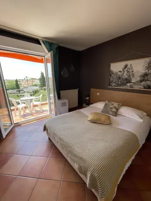 Hôtel Athéna Отели в г. Бессан