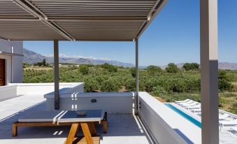 Mikro Livadi Special Lodges - Has an Eco Salt Water Pool - 150m from the Beach