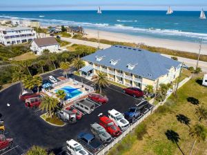 海洋沙灘精品旅館 - 一英畝私人海灘
