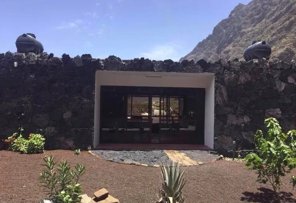Cape Verde Island - Housity