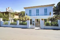 Guerrini Hotel Отели в г. Розињано Солве
