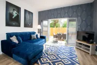 Your Apartment | Bristol Rowan Tree - No.1 - 2-Star