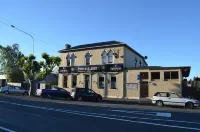 The Prince Albert Backpackers & Bar Hotels in 