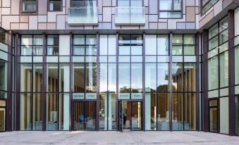 Lincoln Plaza Serviced Apartments by TheSqua.re - Housity