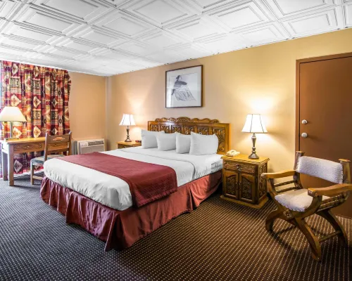 Quality Inn Hotels in Taos County