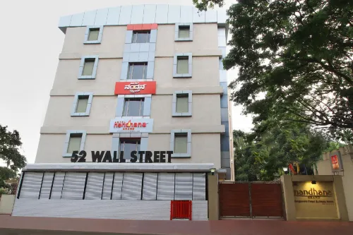 โรงแรม LA SARA GRAND - ที่มีที่จอดรถ
