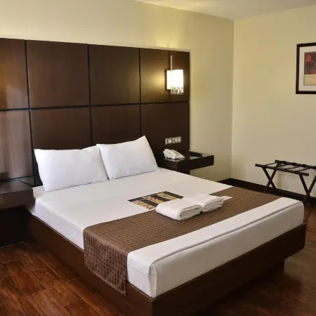 The Grande Suites
