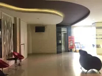RedDoorz Plus @ Hotel Alden Makassar Hotels in Ujung Pandang