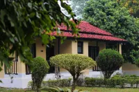 Bardia Forest Resort Hôtels à : 