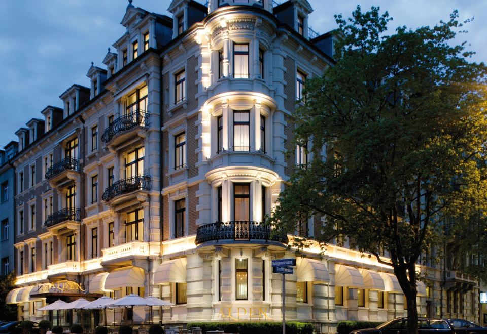 사보이 보르 엔 빌 로비