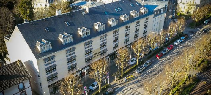 Best Western Plus Hotel du Parc Chantilly オアーズのホテル