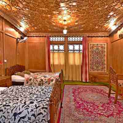Inshallah Houseboats Rooms